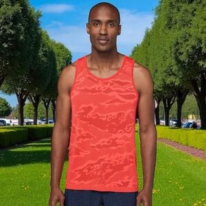 Lululemon Metal Vent Breathe Tank in Cayenne / Red Orange Sz L